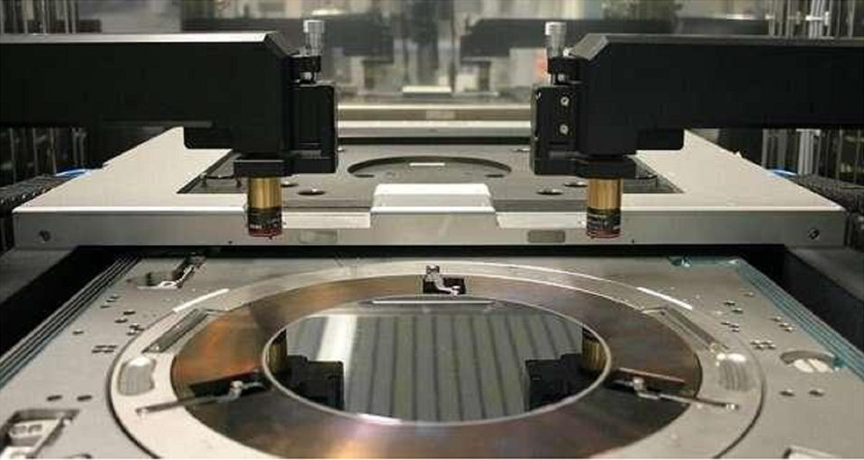 MEMS fabrication infrared heater